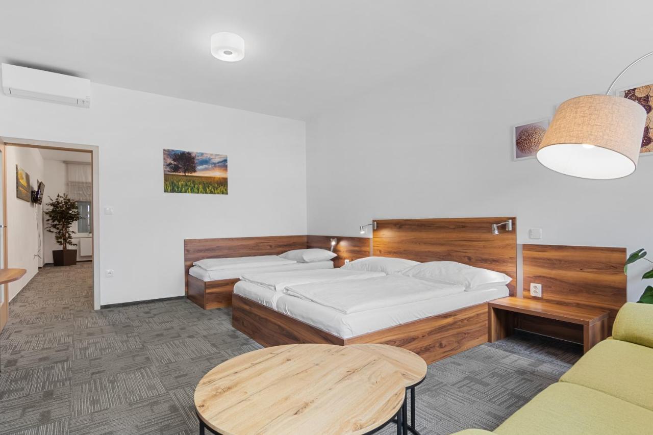 Penzion Na Náměstí Dvur Králové nad Labem Exterior foto